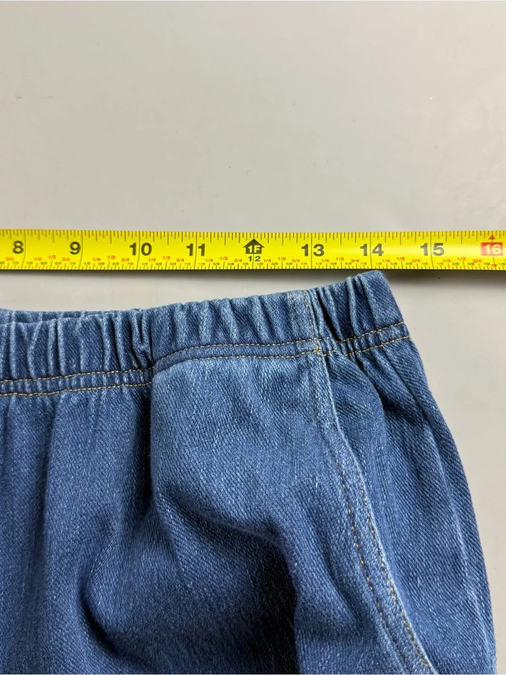 L.L. Bean Straight Leg Blue Denim Elastic Waist Pull-On Jeans Womens M